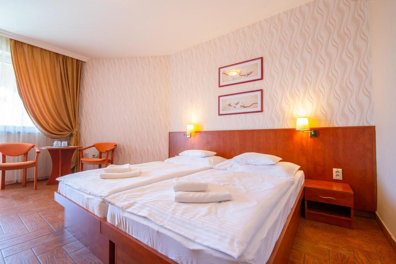 Spa & Wellness Hotel Orchidea Veľký Meder Exterior foto