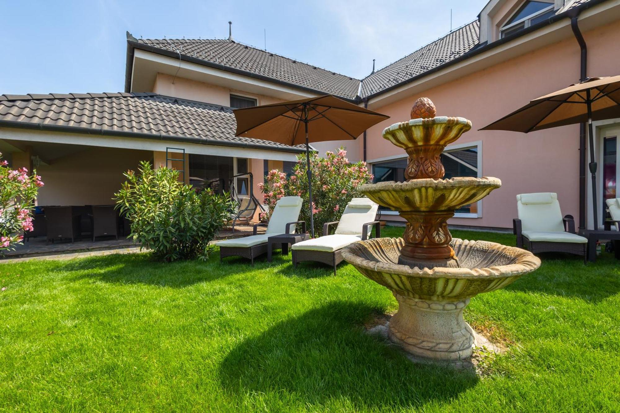 Spa & Wellness Hotel Orchidea Veľký Meder Exterior foto